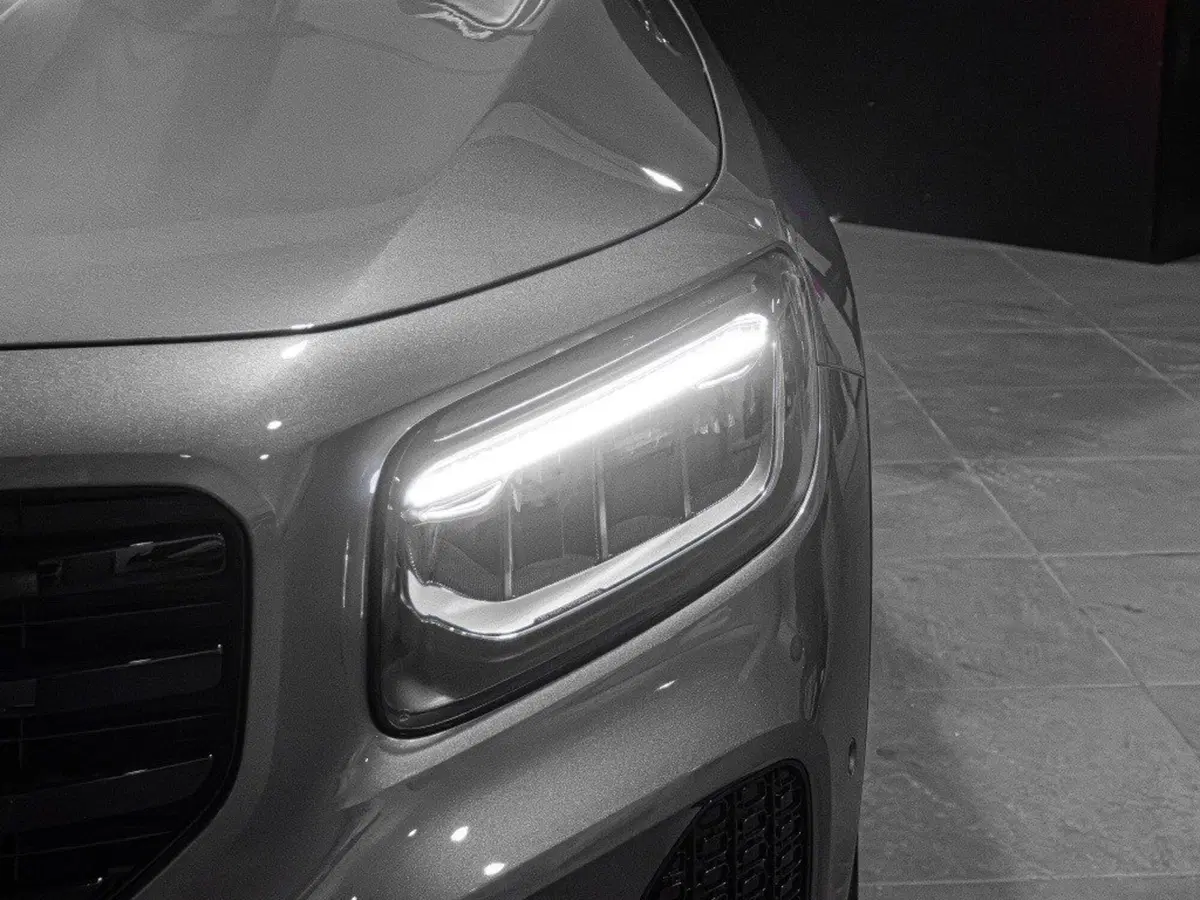 Mercedes-Benz GLB nuova a Rimini (6)