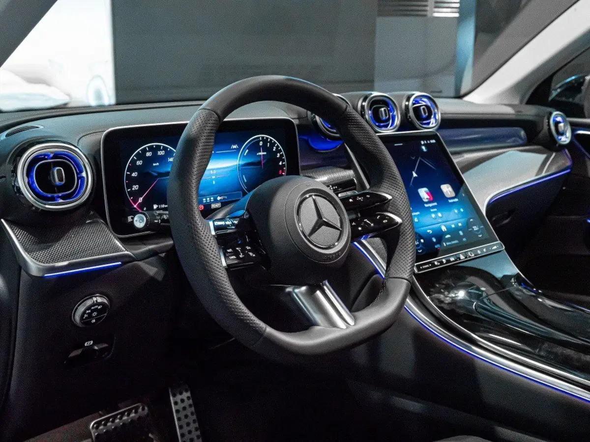 Mercedes-Benz GLC nuova a Ancona (14)