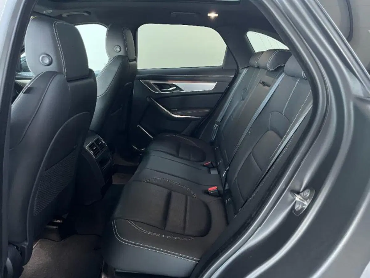 Jaguar F-Pace usata a Venezia (12)