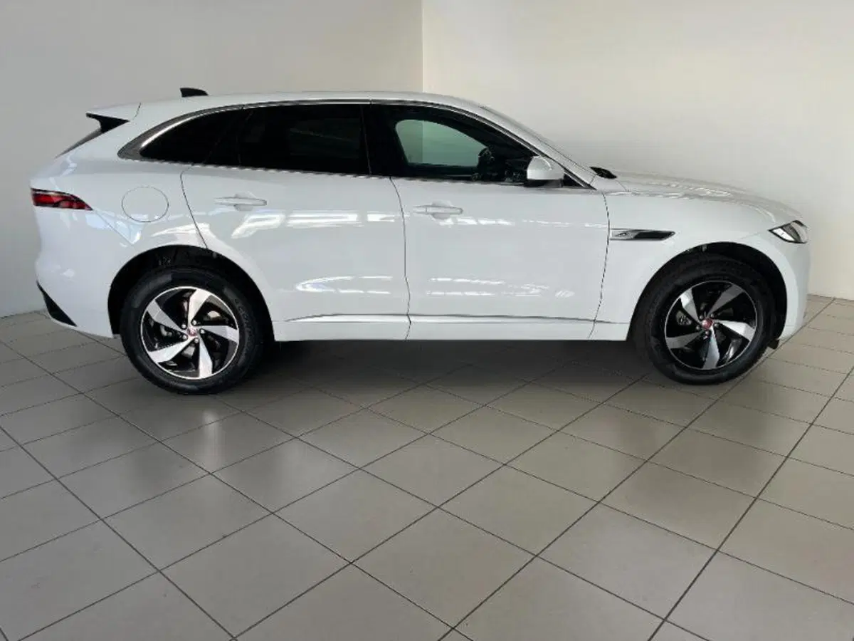 Jaguar F-Pace usata a Venezia (5)