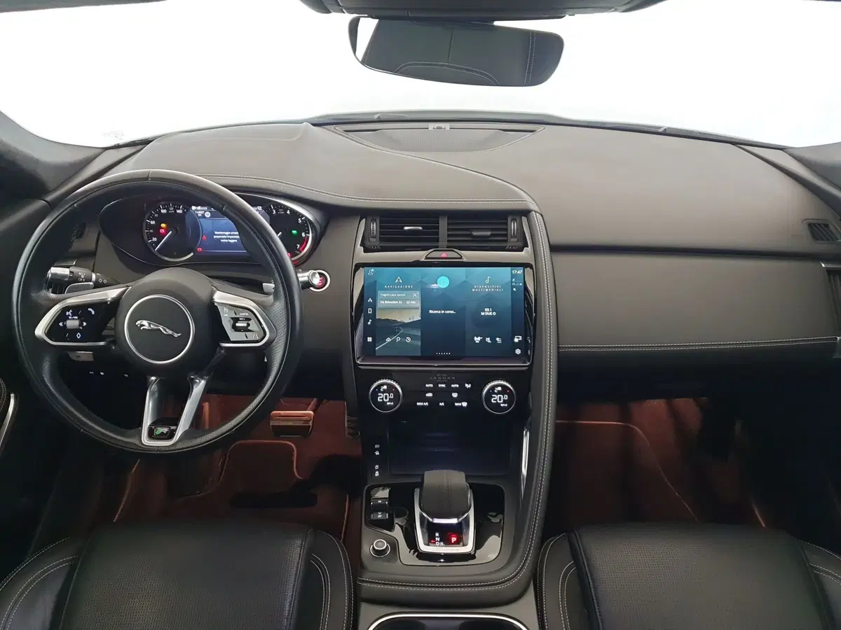 Jaguar E-Pace usata a Monza e Brianza (4)