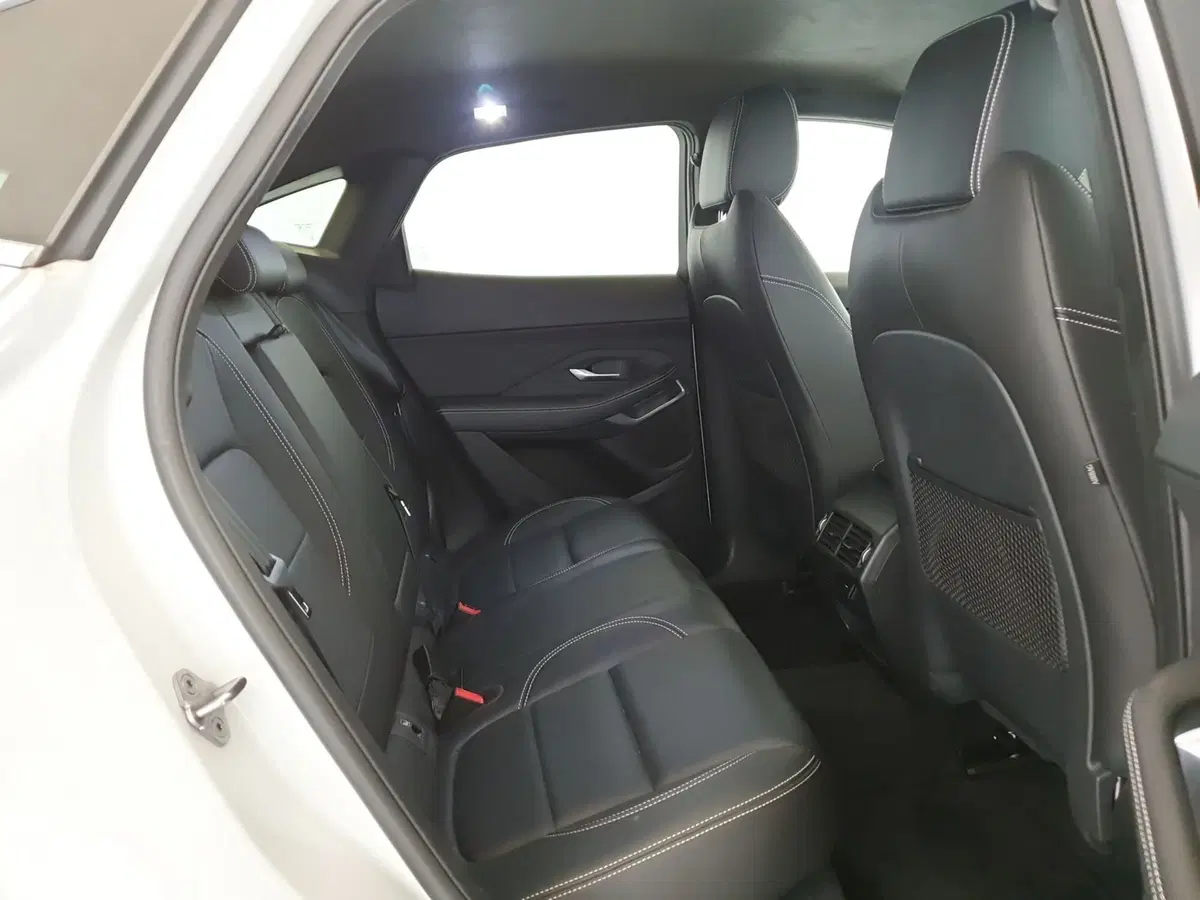 Jaguar E-Pace usata a Monza e Brianza (5)