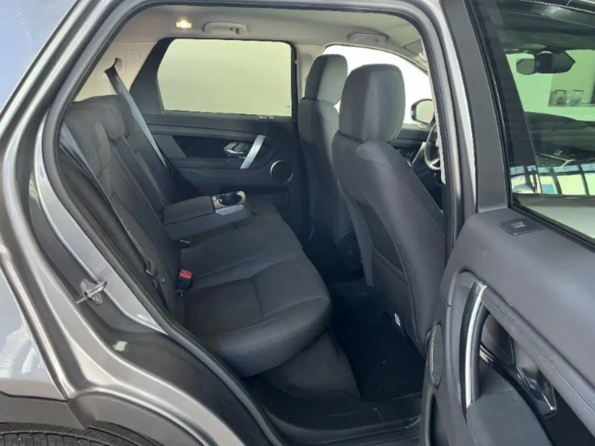 Land Rover Discovery Sport usata a Venezia (16)