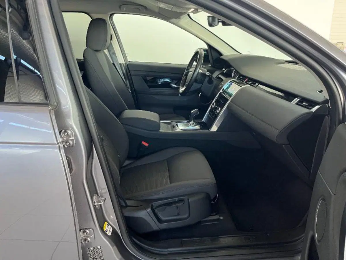 Land Rover Discovery Sport usata a Venezia (17)