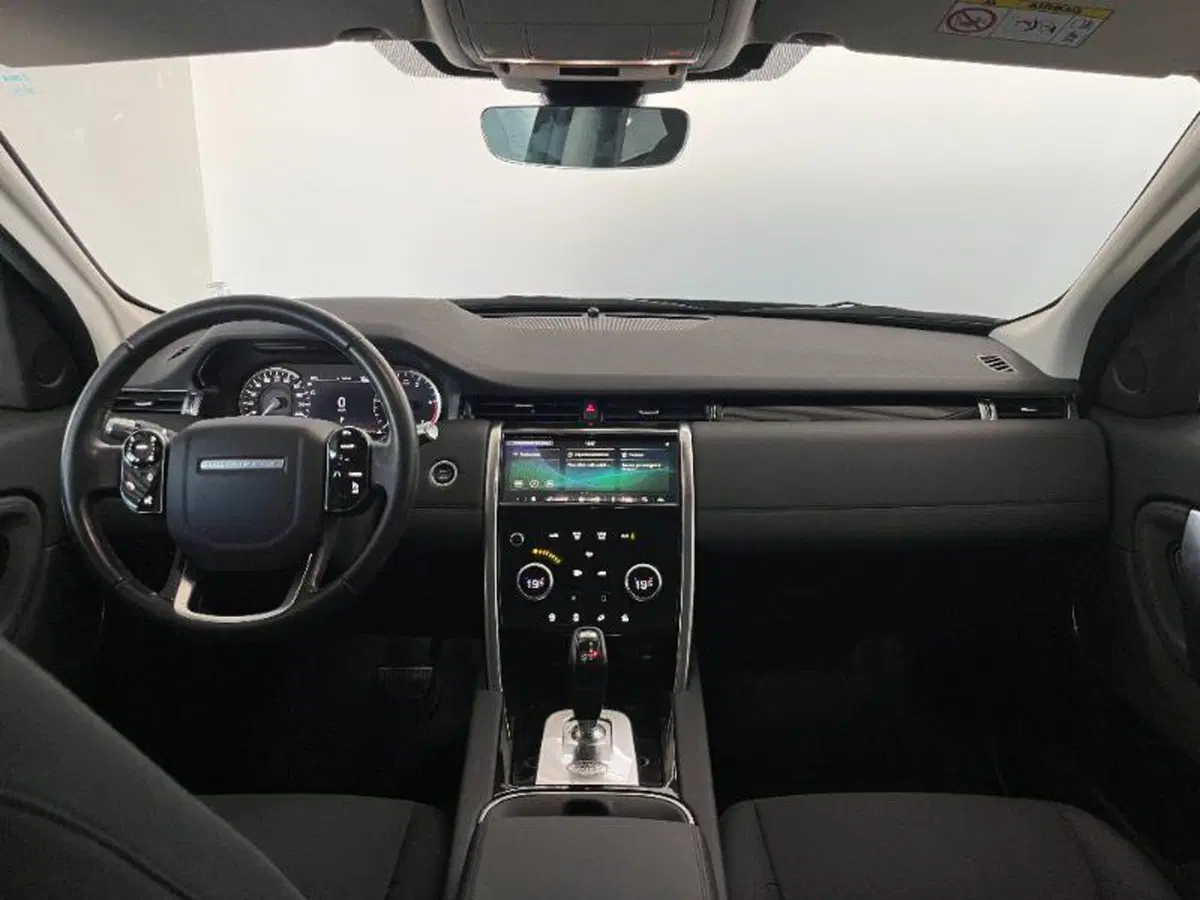 Land Rover Discovery Sport usata a Venezia (18)