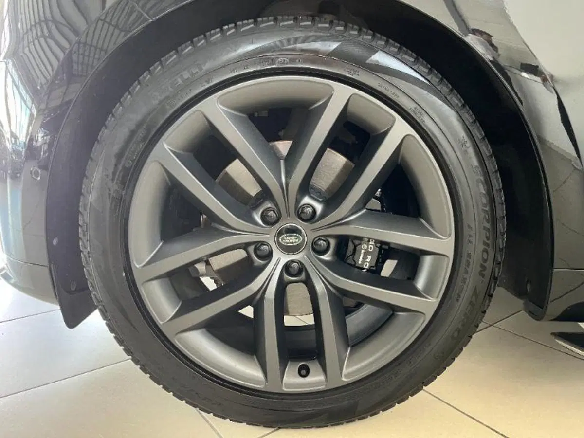 Land Rover Range Rover Sport usata a Venezia (11)