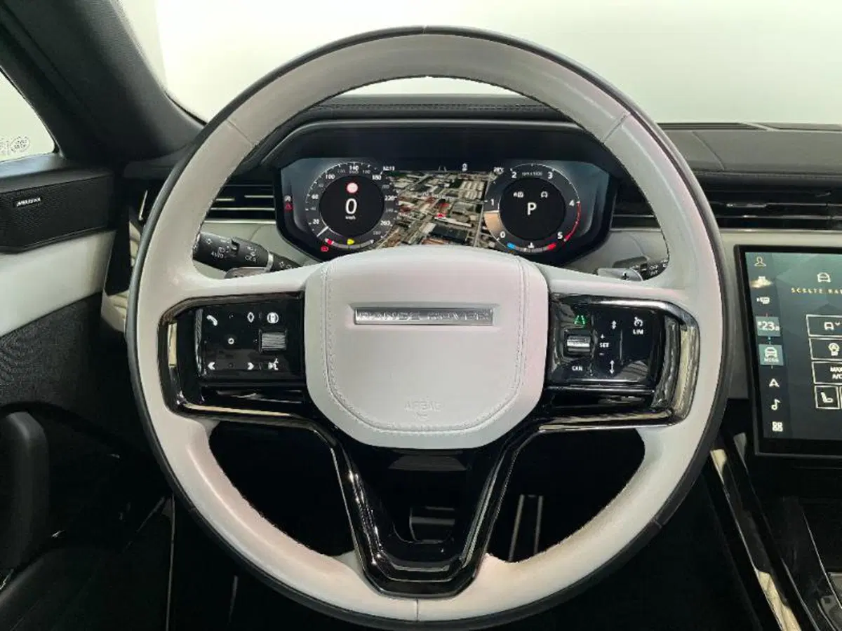 Land Rover Range Rover Sport usata a Venezia (19)