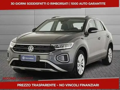 Volkswagen T-Roc 2.0 tdi Life 115cv del 2022 usata a San Giovanni Teatino