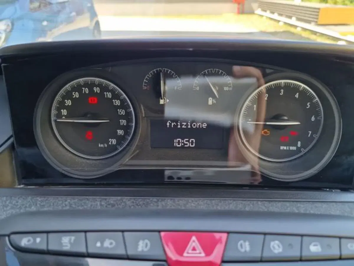 Lancia Ypsilon usata a Salerno (11)