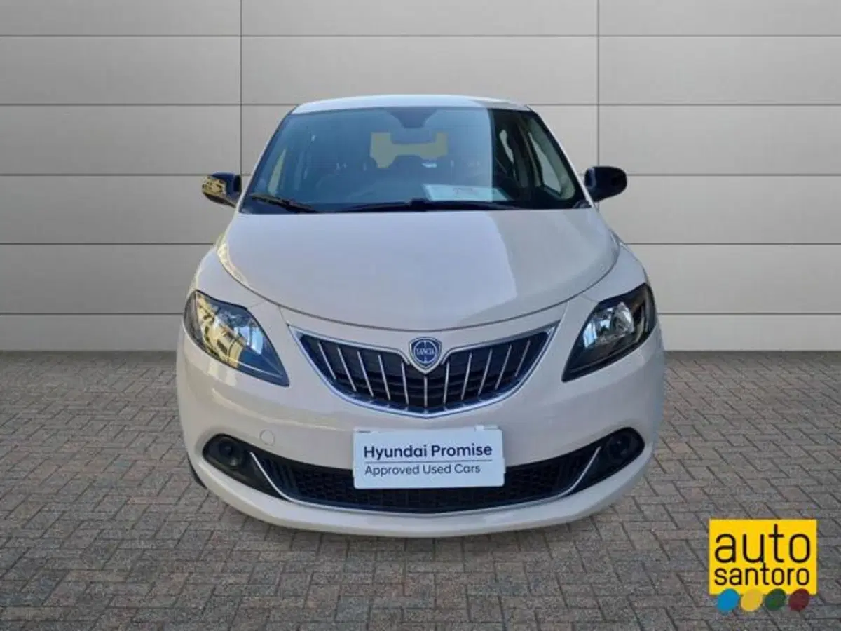 Lancia Ypsilon usata a Salerno (5)