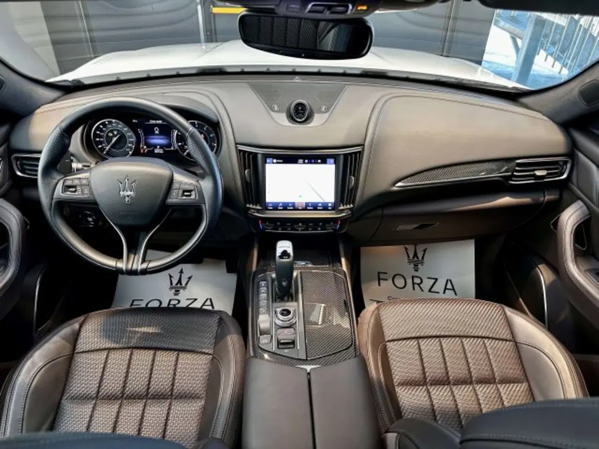 Maserati Levante usata a Torino (15)