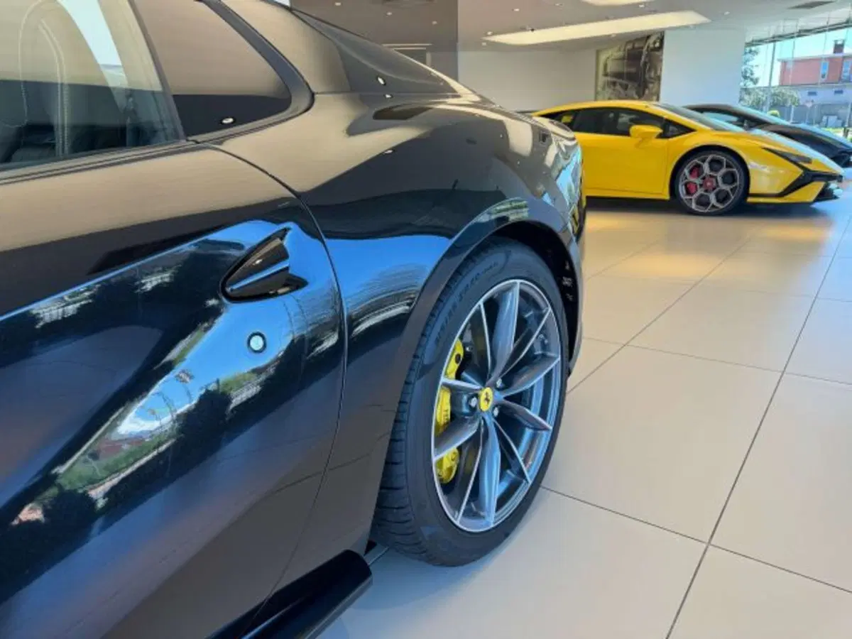 Ferrari 812 Spider usata a Torino (14)