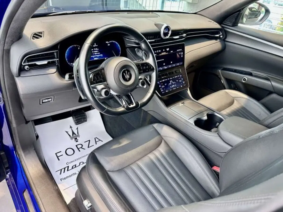 Maserati Grecale usata a Torino (9)