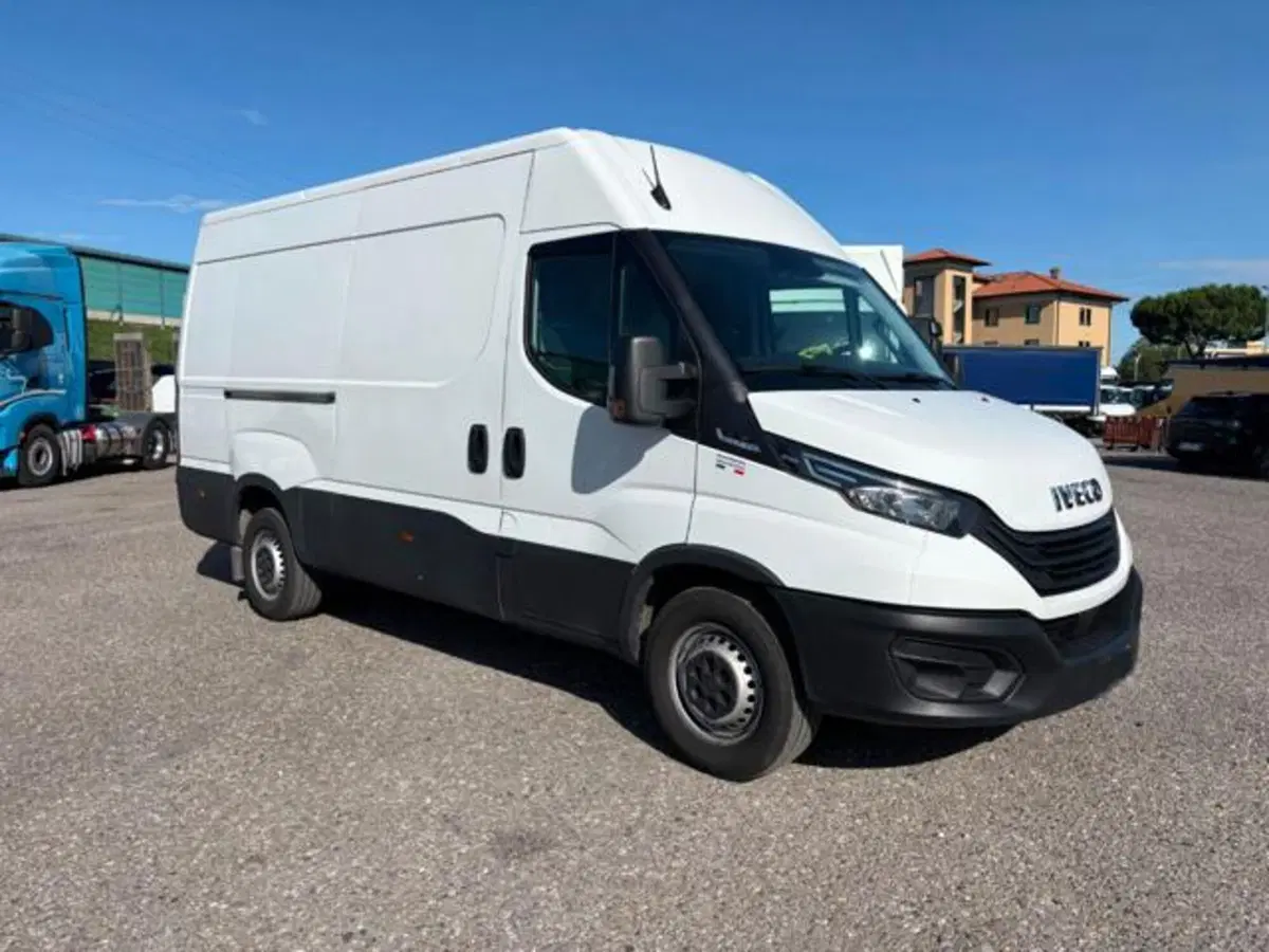 Iveco Daily Furgone usata a Brescia (3)