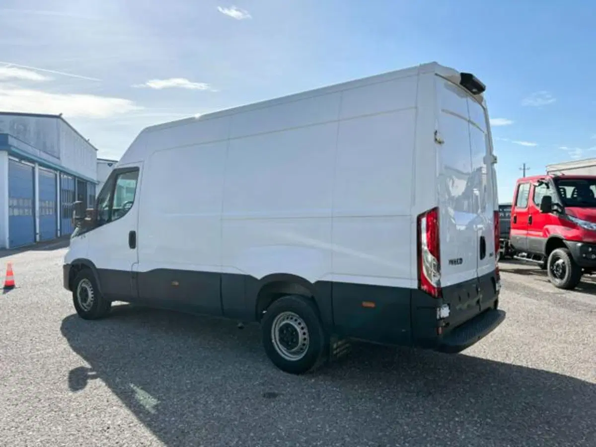 Iveco Daily Furgone usata a Brescia (6)