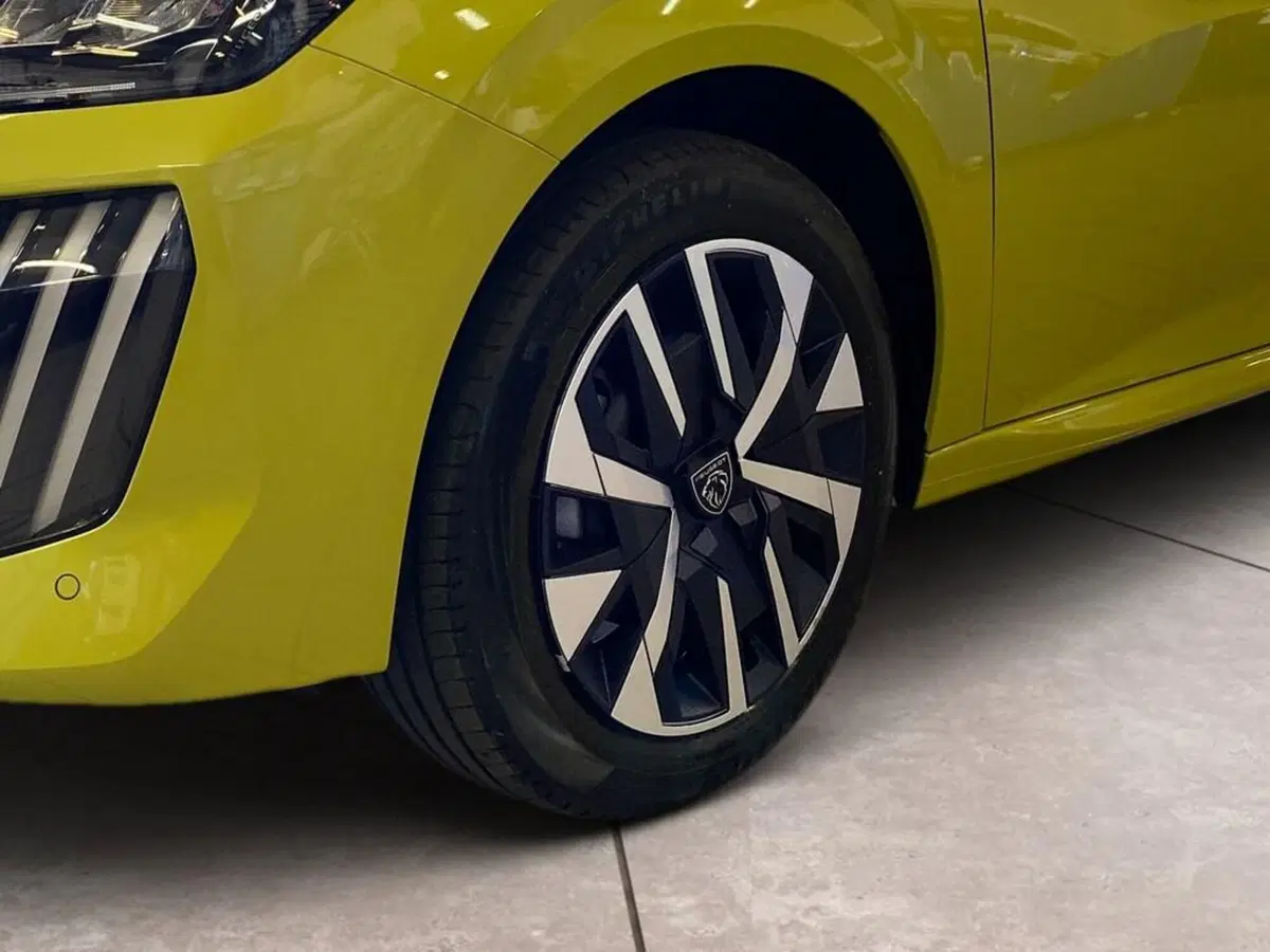 Peugeot 208 nuova a Torino (15)
