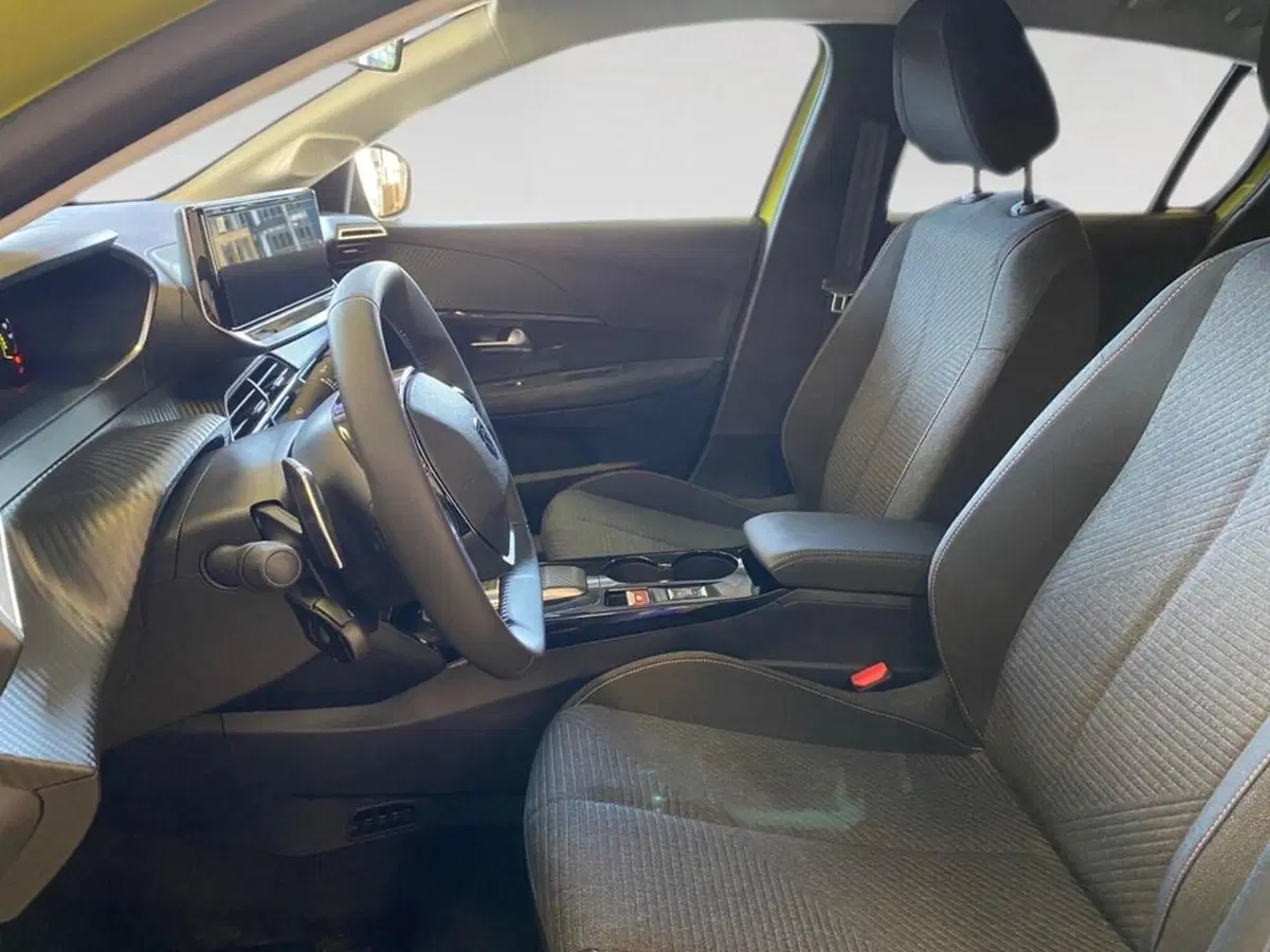 Peugeot 208 nuova a Torino (7)