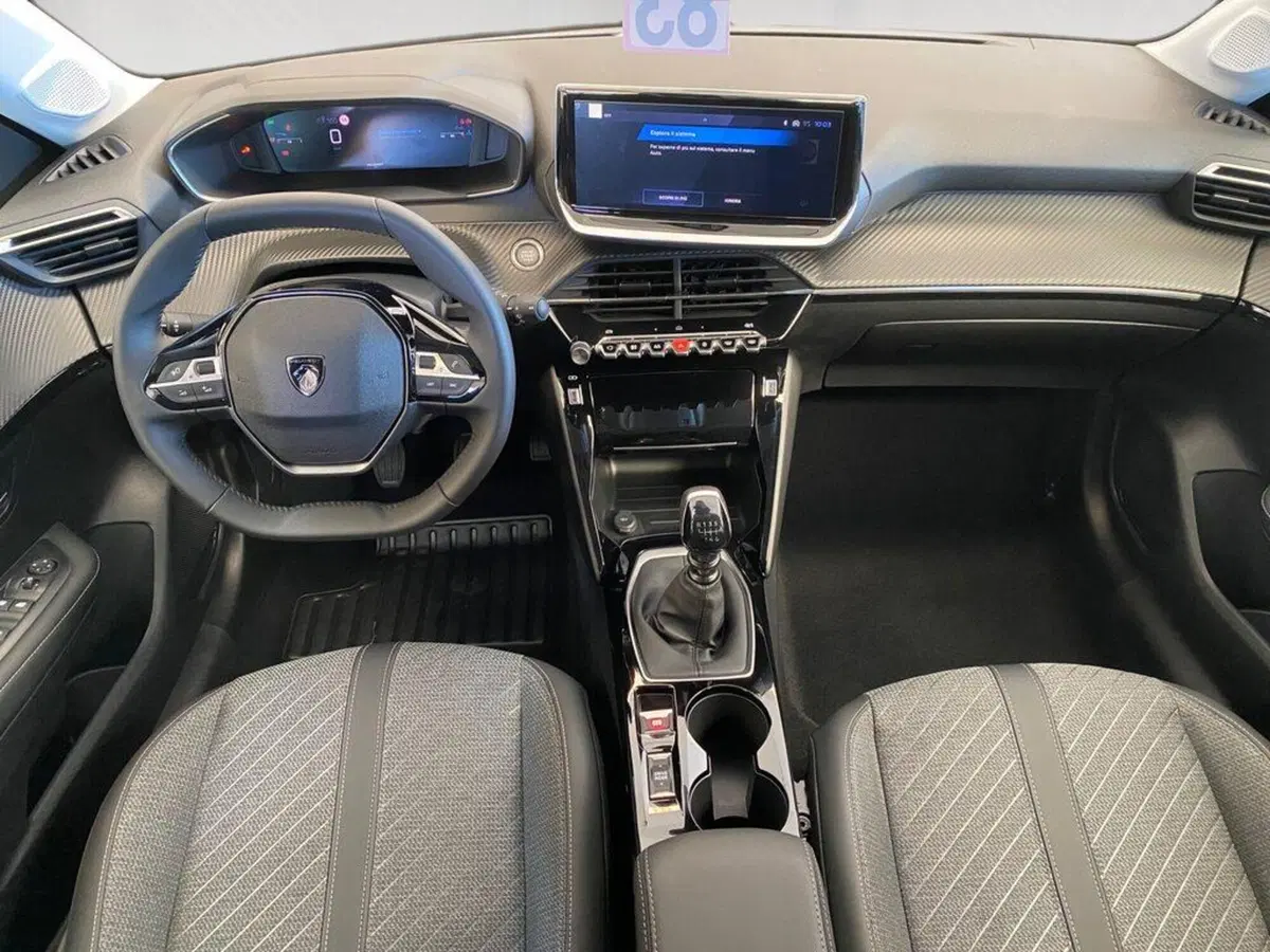 Peugeot 208 nuova a Torino (6)