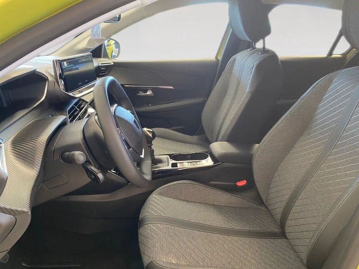 Peugeot 208 nuova a Torino (7)