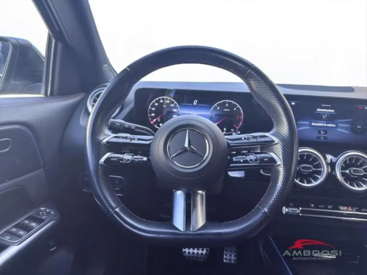 Mercedes-Benz GLA SUV usata a Perugia (14)