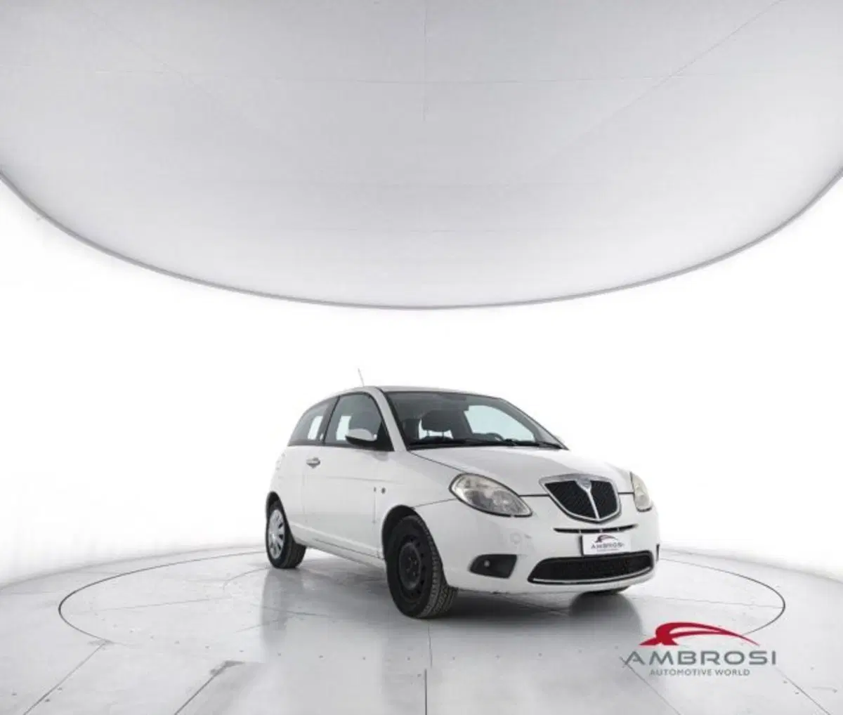 Lancia Ypsilon usata a Perugia (2)
