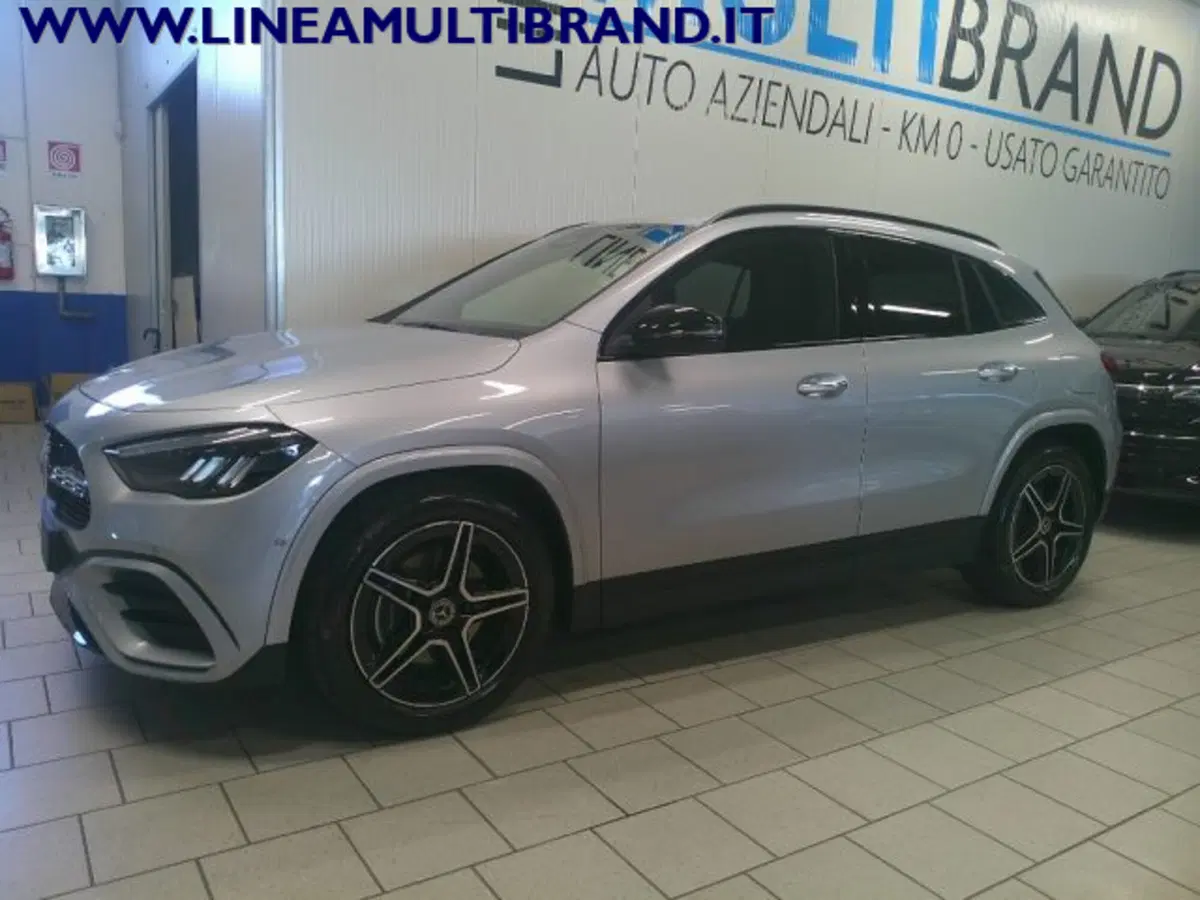 Mercedes-Benz GLA SUV nuova a Piacenza