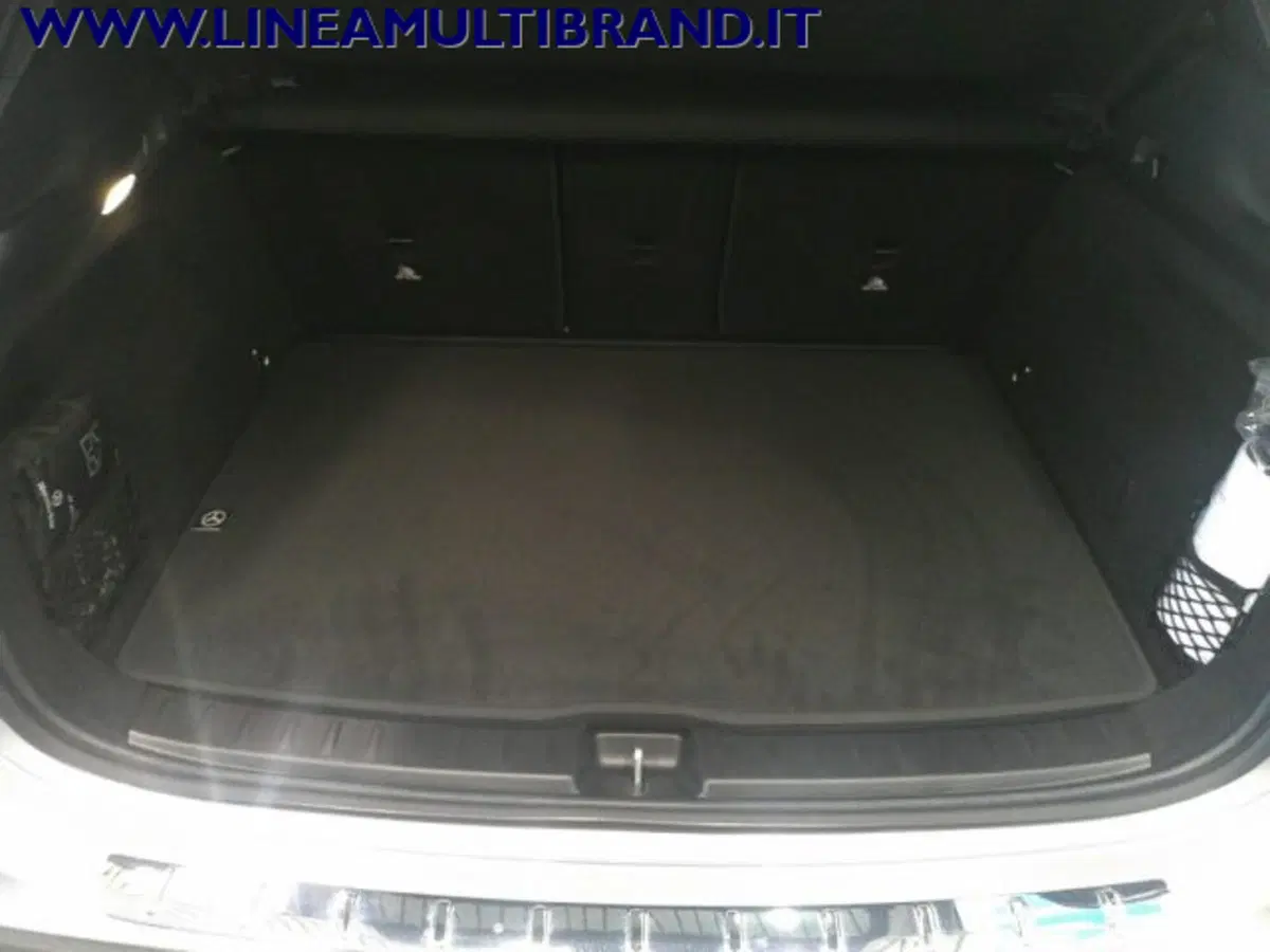 Mercedes-Benz GLA SUV nuova a Piacenza (10)