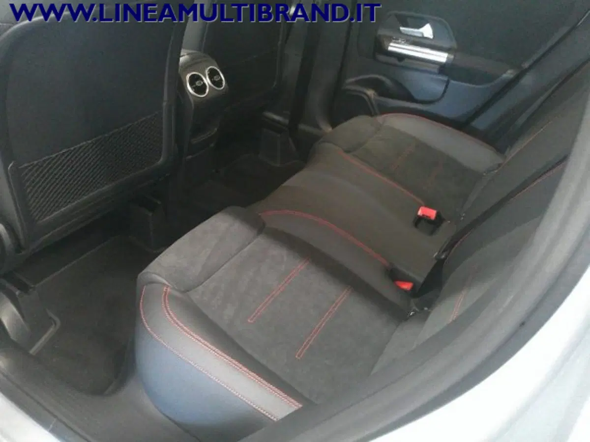 Mercedes-Benz GLA SUV nuova a Piacenza (13)