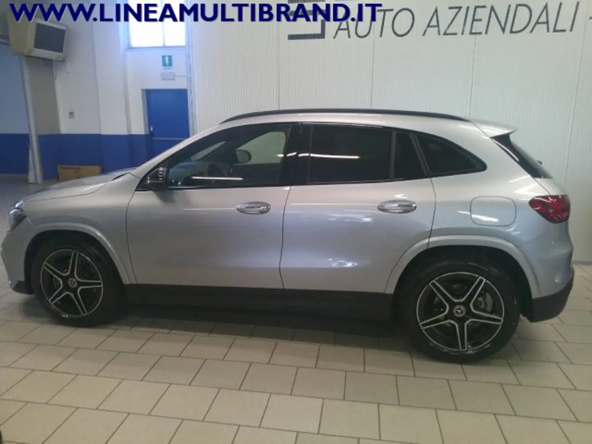 Mercedes-Benz GLA SUV nuova a Piacenza (6)