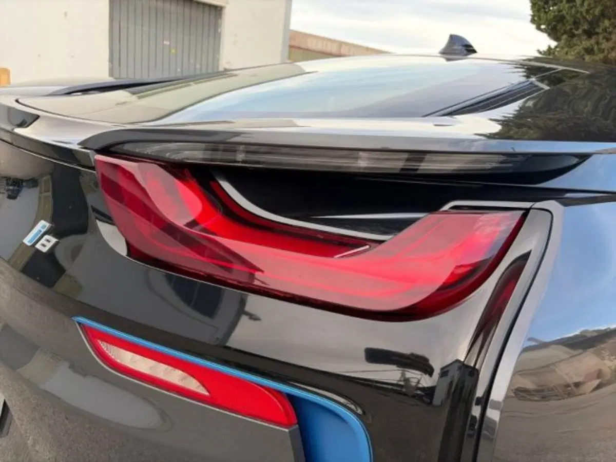 BMW i8 Coupé usata a Lecce (9)