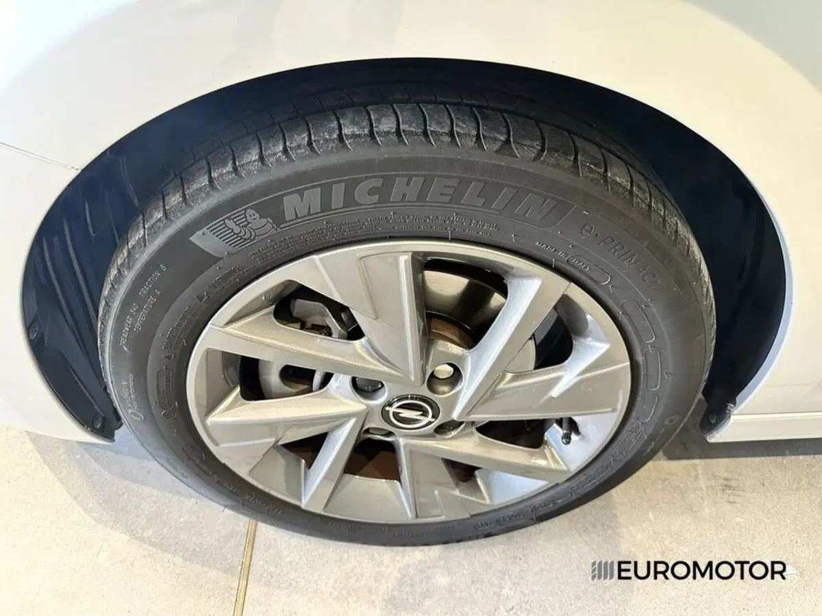 Opel Corsa usata a Bari (9)