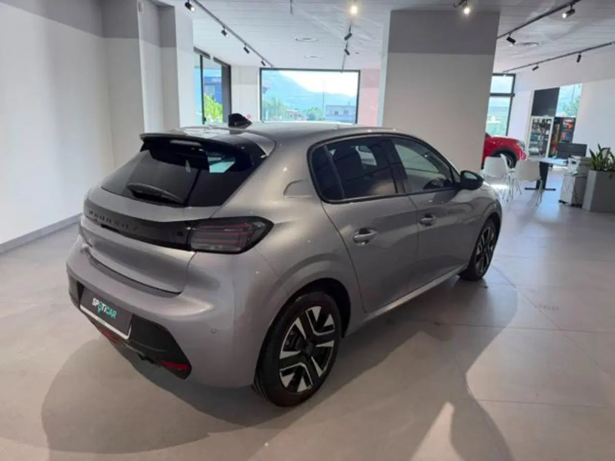 Peugeot 208 usata a Salerno (4)