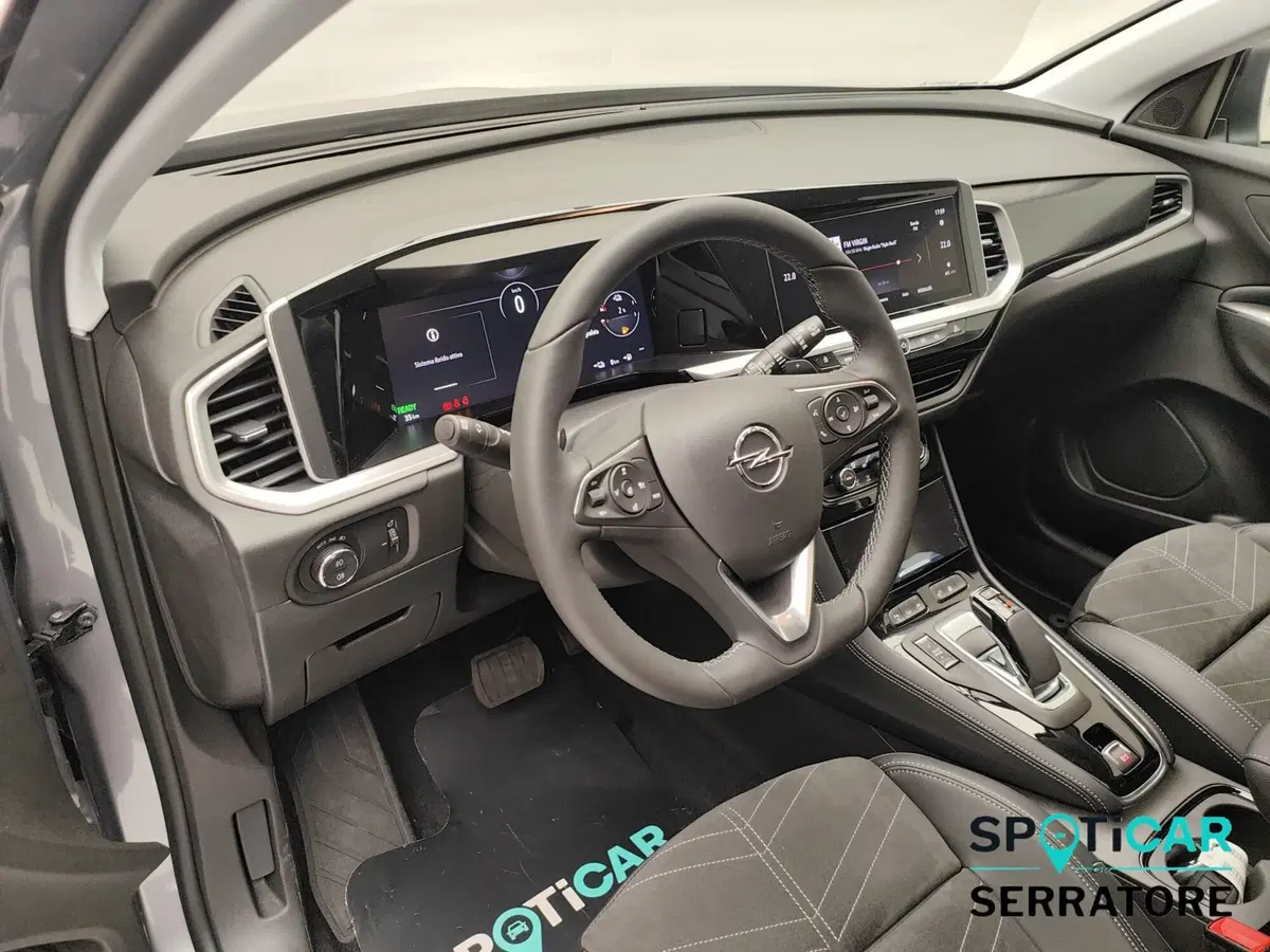 Opel Grandland nuova a Como (8)