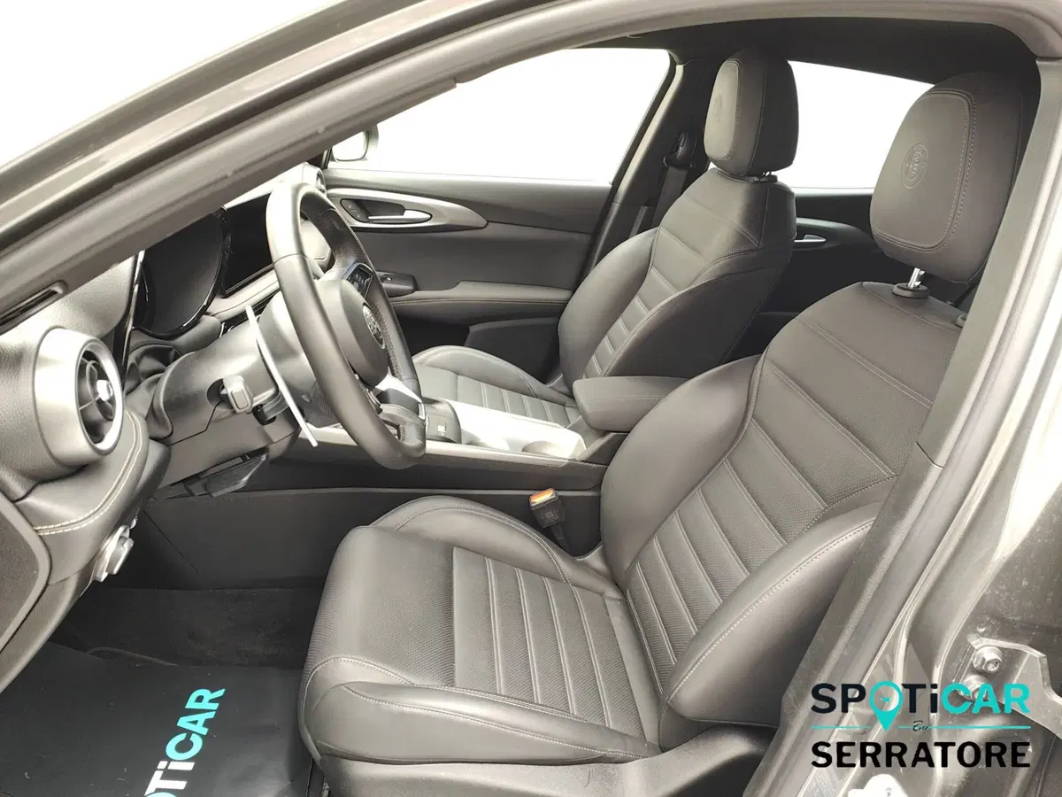Alfa Romeo Tonale usata a Como (9)