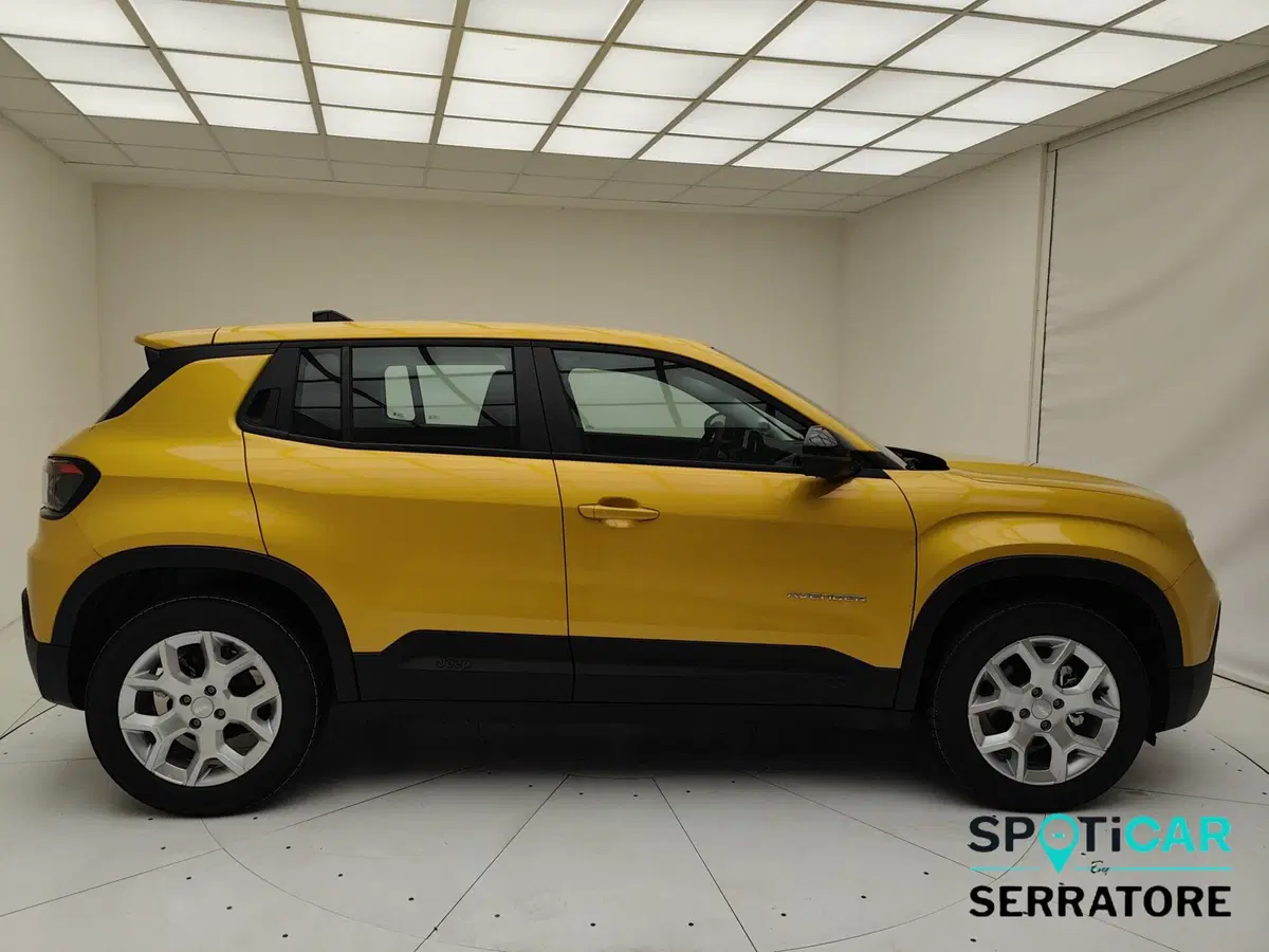 Jeep Avenger nuova a Como (16)