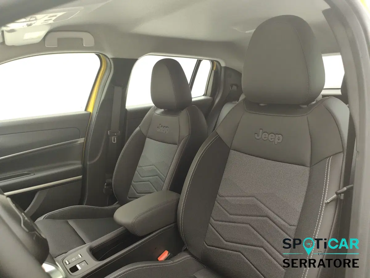 Jeep Avenger nuova a Como (9)