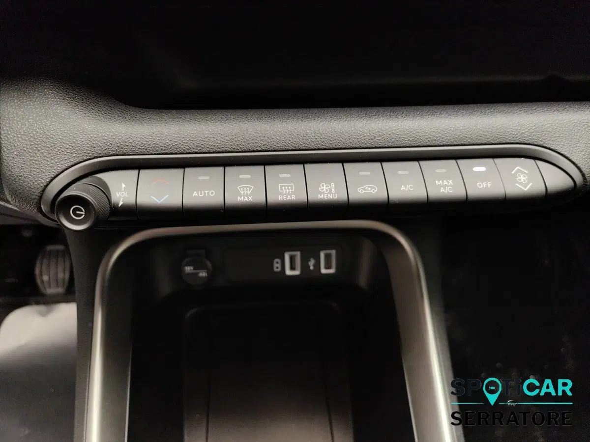 Jeep Avenger nuova a Como (16)