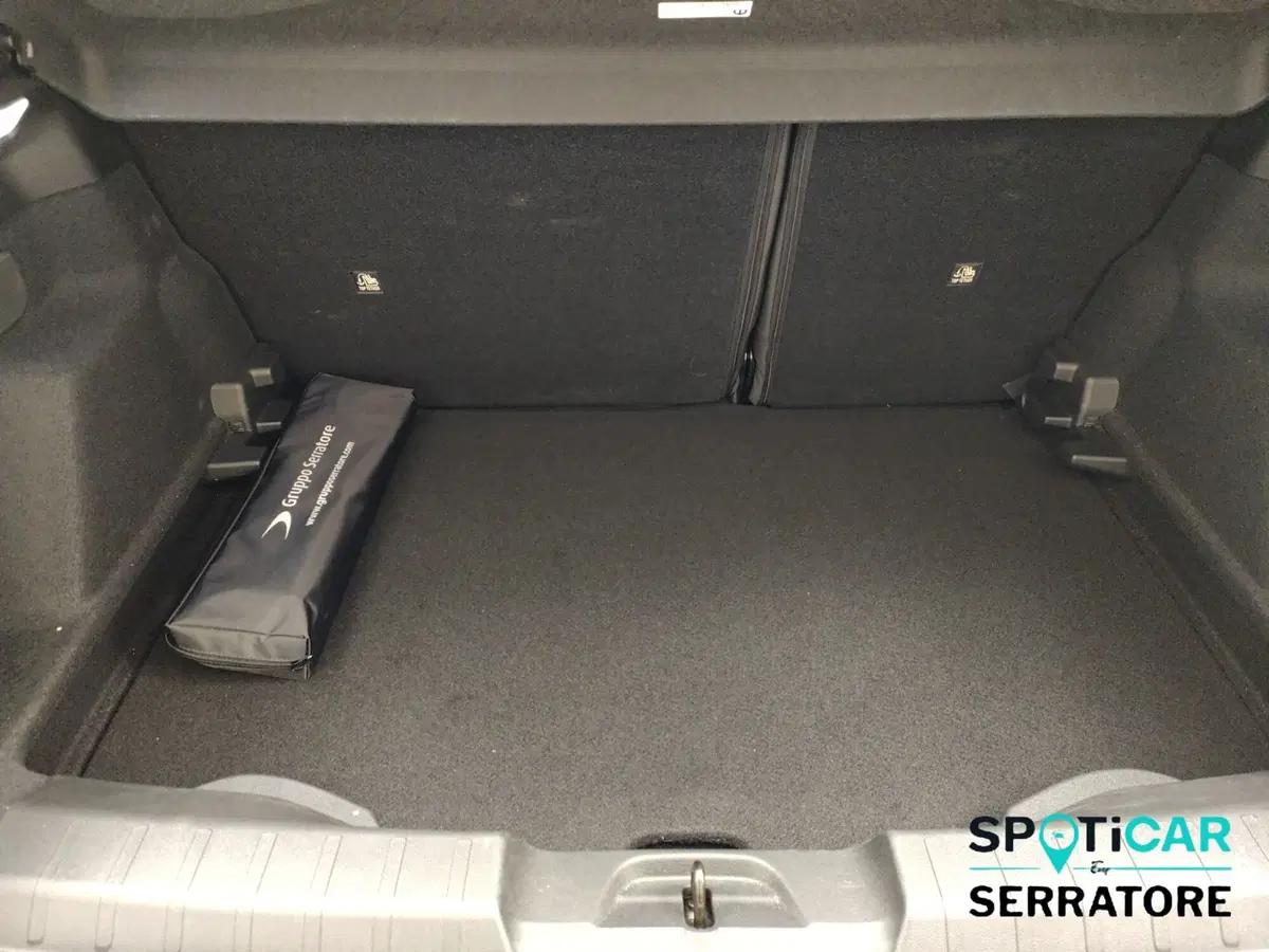 Jeep Avenger nuova a Como (18)