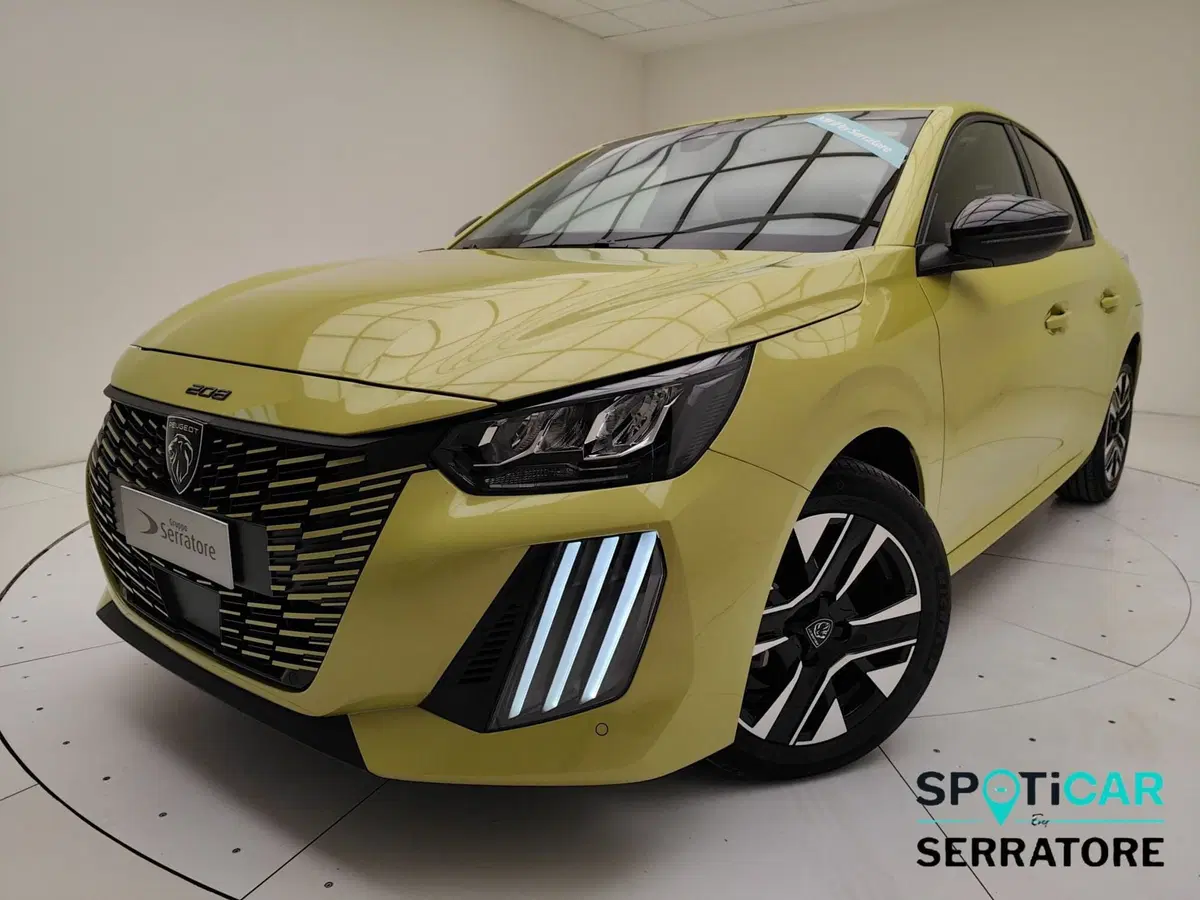 Peugeot 208 nuova a Como