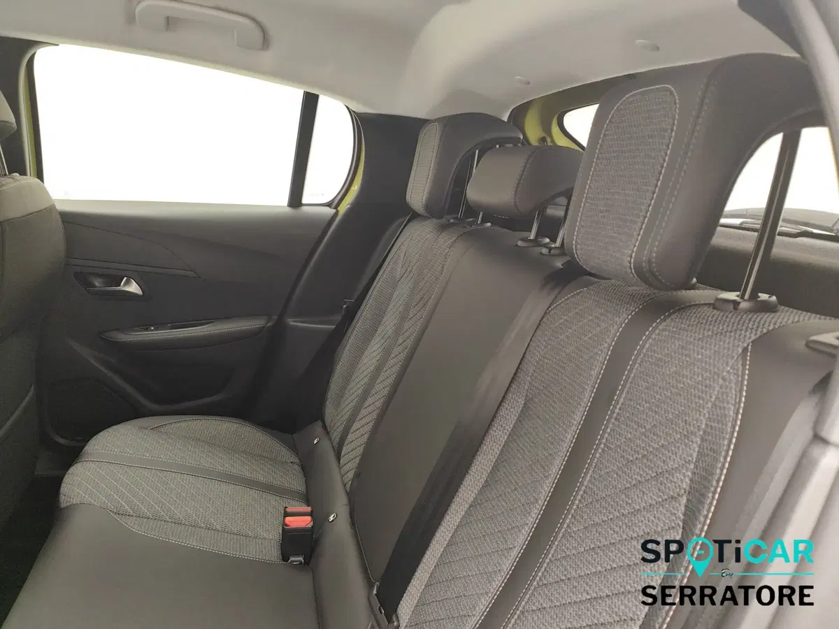 Peugeot 208 nuova a Como (13)