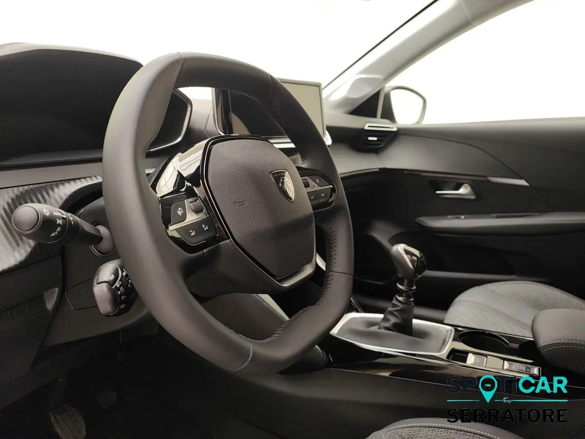 Peugeot 208 nuova a Como (9)