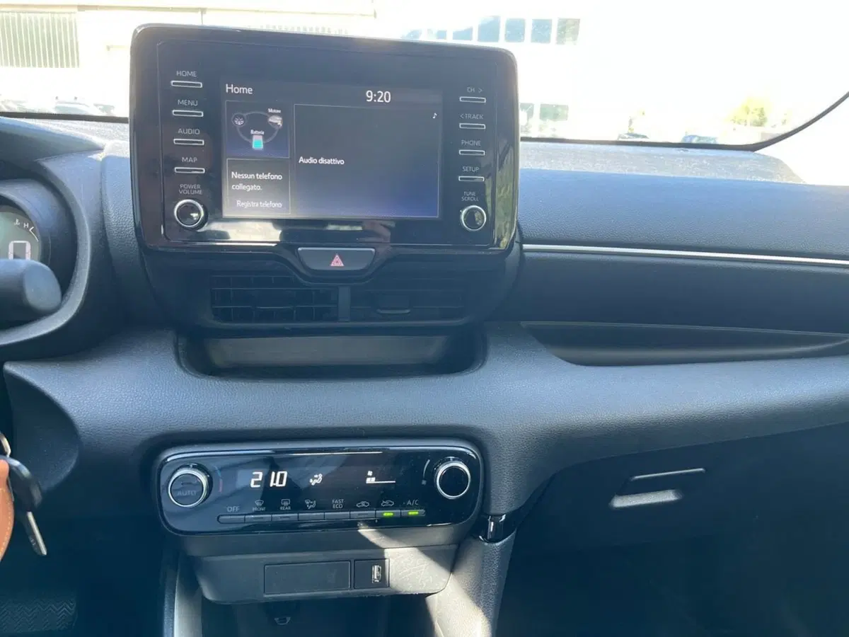 Toyota Yaris usata a Sondrio (10)