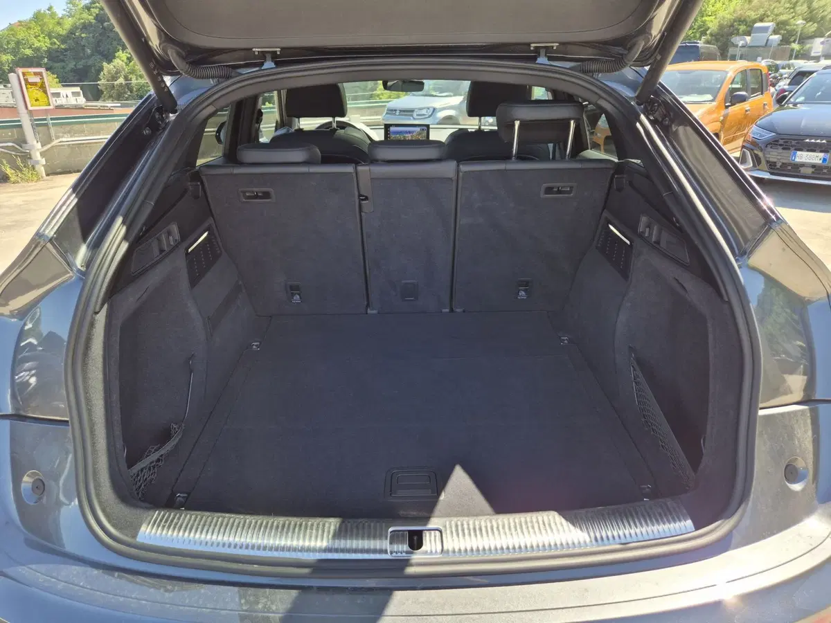 Audi Q5 Sportback usata  (11)