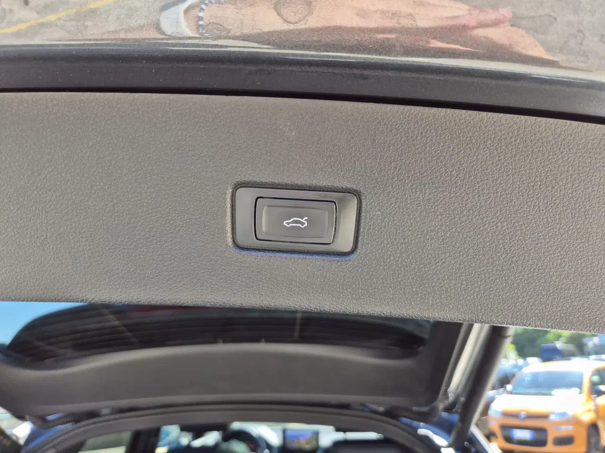 Audi Q5 Sportback usata  (16)