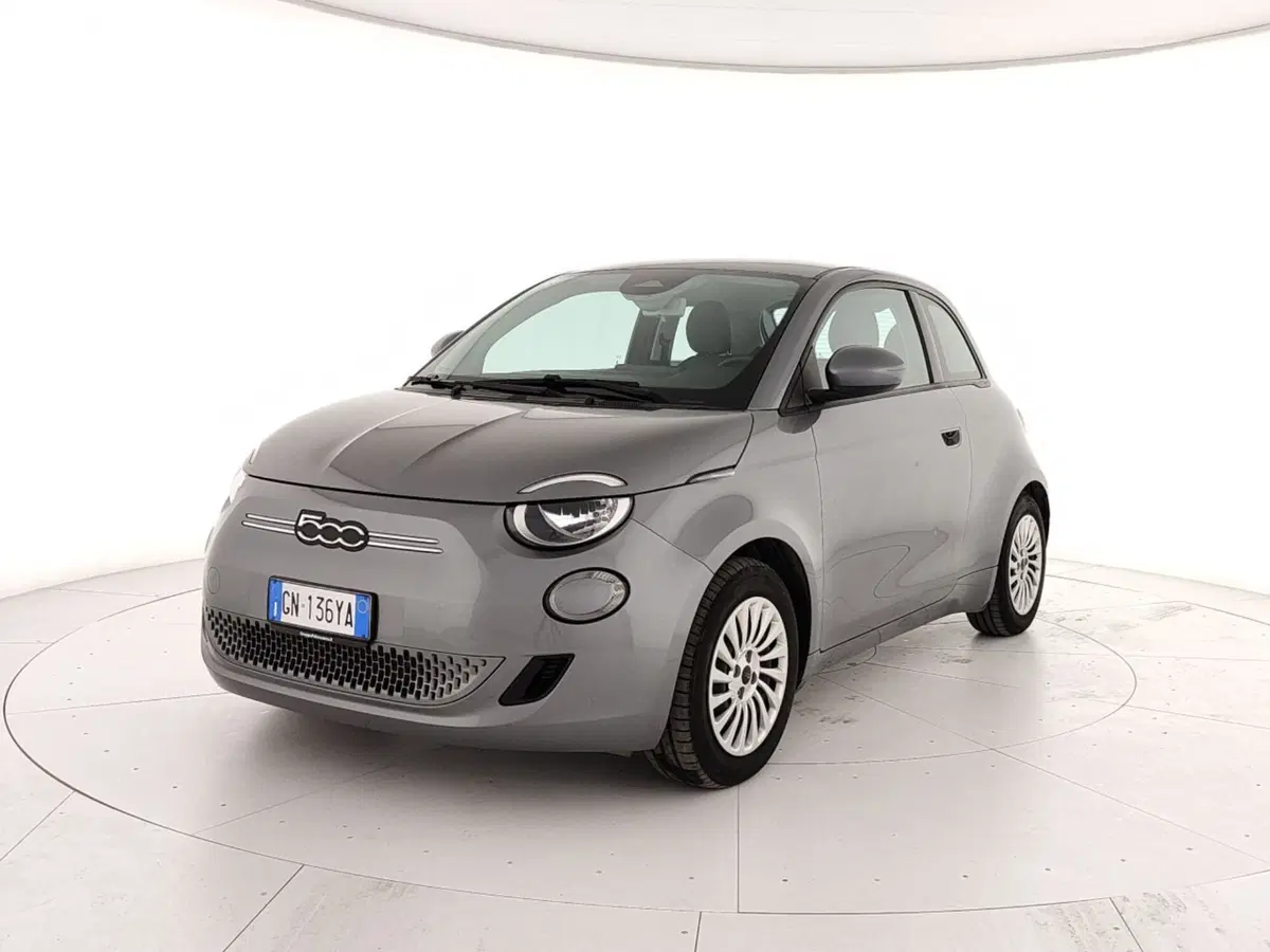 Fiat 500 Cabrio nuova a Caserta (3)