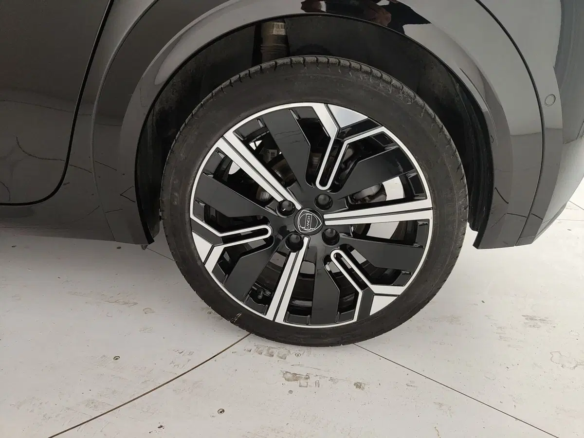 Lancia Ypsilon usata a Caserta (11)