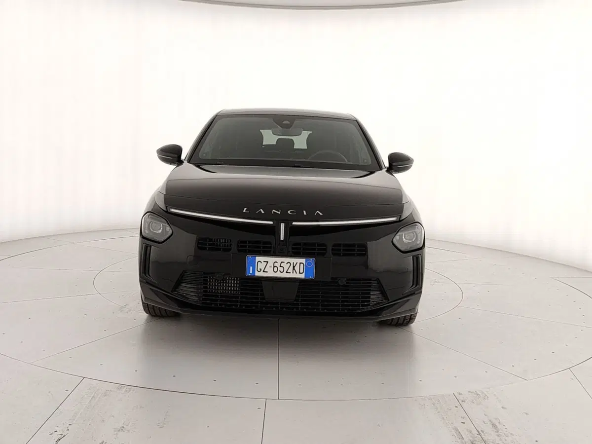 Lancia Ypsilon usata a Caserta (2)