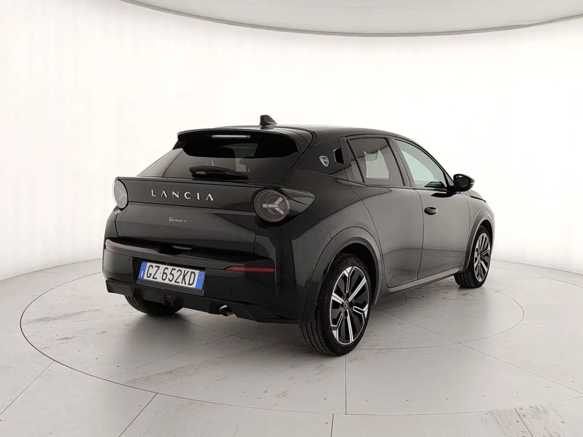 Lancia Ypsilon usata a Caserta (6)