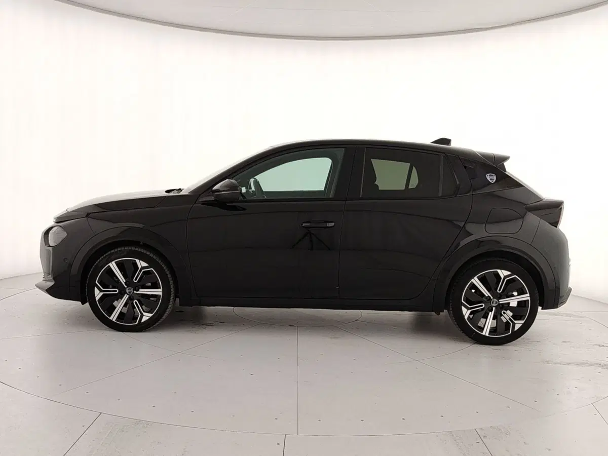 Lancia Ypsilon usata a Caserta (8)