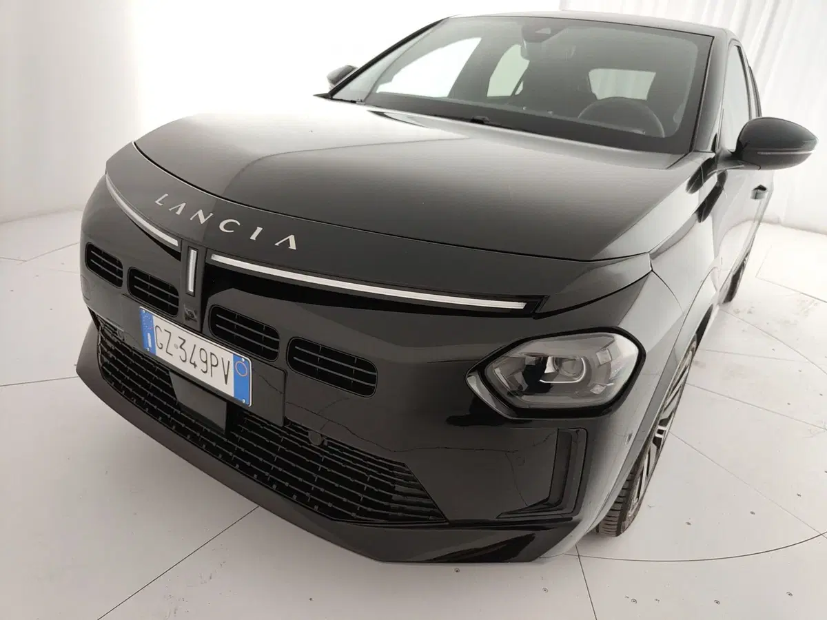 Lancia Ypsilon usata a Caserta (14)